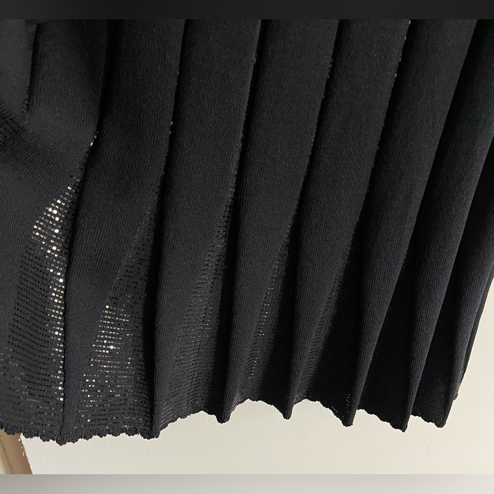 St. John Evening Scoop Neck Black Dress. Size 8 - Picture 8 of 8